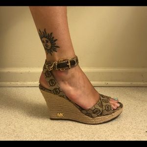 My closet is about to break 😂